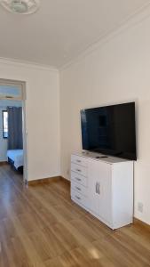 Penthouse Flat Copacabana 836 2 blocks from beach