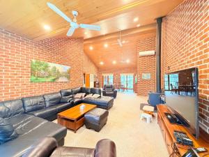나우라 Affordable Queen Room in Large Farmhouse 싱글룸 로비
