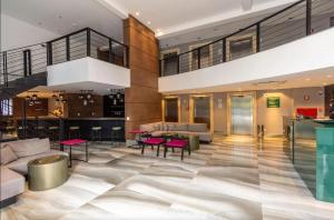 Hotel QS de Luxo com piscina no rooftop 1310