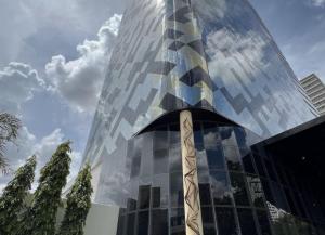 Hotel QS de Luxo com piscina no rooftop 1310