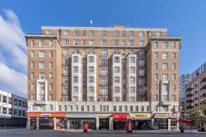 Luxurious One Bedroom and Two Bathrooms