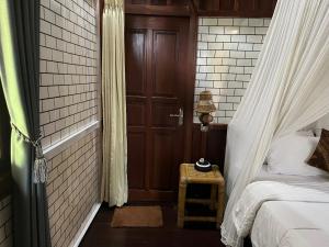 Khrisna Hs and Cottages