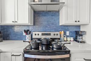 Designer Haven Waterfront Views SPI