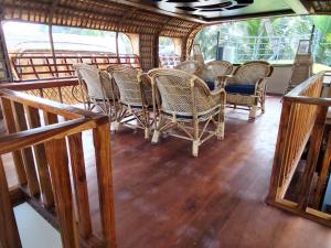 Little Mermaid - Houseboat Cruise