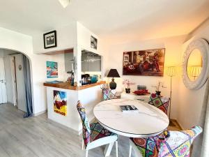 Appartement lumineux avec loggia, wifi - Port Grimaud - FR-1-868-39