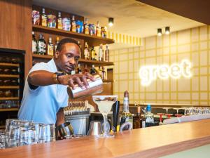 greet hotel Marseille Parc Chanot Velodrome