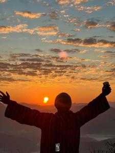 Pha Kew Lom Viewpoint Camping & Adventure in Nong Khiaw