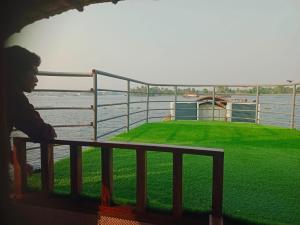 Little Mermaid - Houseboat Cruise