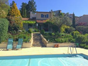 Maisons de vacances Pretty holiday home in Montagnac Montp zat with pool : photos des chambres