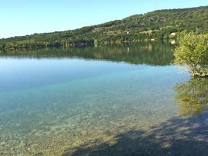 Maisons de vacances Pretty holiday home in Montagnac Montp zat with pool : photos des chambres