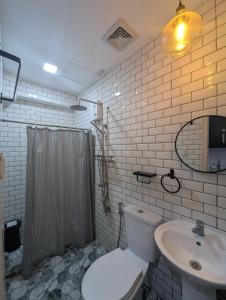 Miyas Crib Staycation G