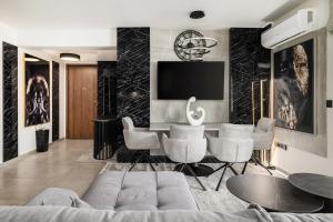 Blazer suite on the sea