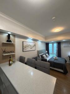 Davao Executive Studio at Abreeza Place 2-4 guests