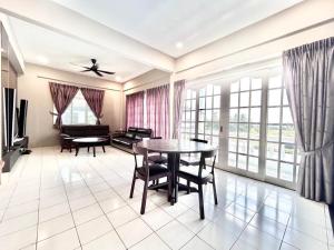 5R4B-Everbright Estate-Landed house-13Pax-JR Homestay111