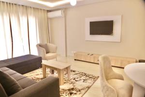 Golden House Madinty