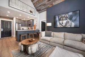 Premium Unit 2502 - 2BR - Zephyr Mountain Lodge condo