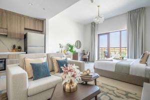 Frank Porter - Albatross Building 3