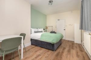 Modern Studio With Free Parking And Garden