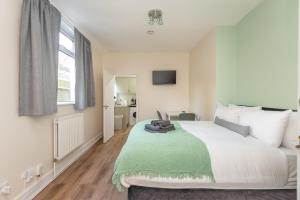 Modern Studio With Free Parking And Garden