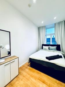 Bright Private Rooms in 4BR Apartment Near Kaufpark Alterlaa