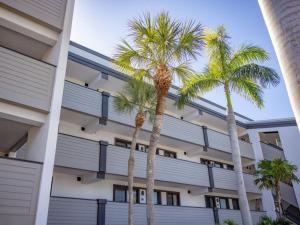 Pelicans Roost 203 condo