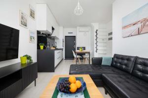 Unique and Spacious Apartament with Air Conditioning by Noclegi Renters