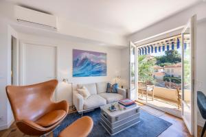 2-Bedroom Apartment with Sea View & AC,