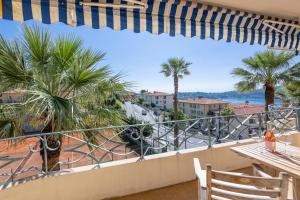 2-Bedroom Apartment with Sea View & AC,