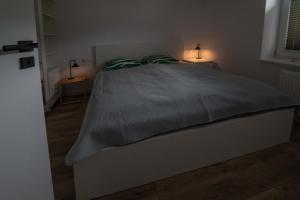 Spacious & Functional Apartment with Workspace by Noclegi Renters