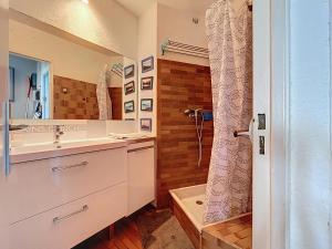 Studio cabine face mer avec parking privé - 3 couchages - FR-1-715-35