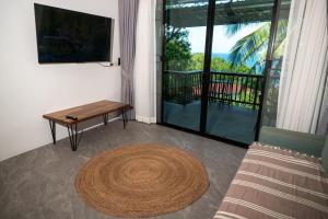 v26 Sunset Dreams - Seaview in Haad Yao