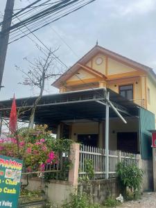 yellow house homestay