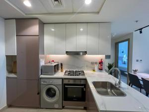 Cozy & Modern 1 Bedroom Apartment 194AZR48-1