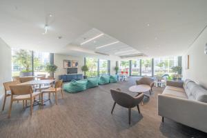 Incredible Views From This Classy Apt With Terrace