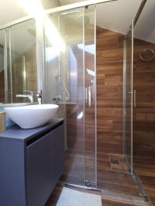 Athenean Rooftop Nest