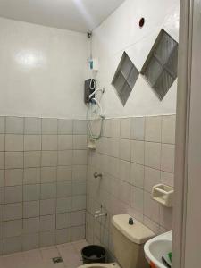 Cebu Cozy Affordable Transient Room Wifi Netflix Shower Heater