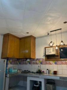 Cebu Cozy Affordable Transient Room Wifi Netflix Shower Heater