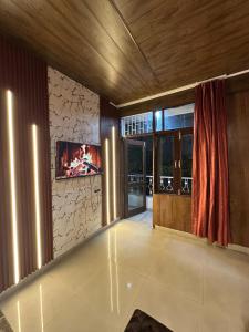 Modern wood loft at The oshu at the qutub