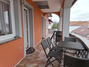 2 Apartments, 150 m from the Beach, Garden & Barbecue