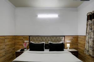 Super Hotel O POONAM VILLA