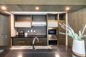 Luxury Marina View 1BR Stay For 4