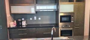 Luxury Marina View 1BR Stay For 4