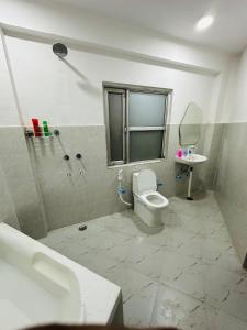 Modern Bath & Theatre loft