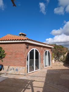 Villa, big pool with 3000m2 garden and bbq