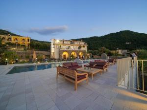 AMORE RENTALS- Villa Kalisa