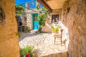 Villa Nana with a swimming pool