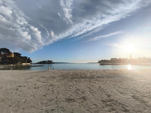 Rab-Banjol prva Padova,100m do plaže