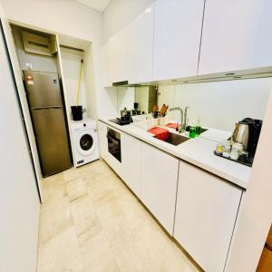 sky suites klcc by Sweet home Apartment