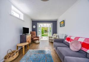 Charming South Coast Family Home - Pass the Keys