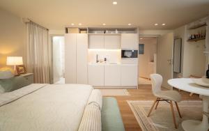 Riva Yacht Hvar Town Apartment